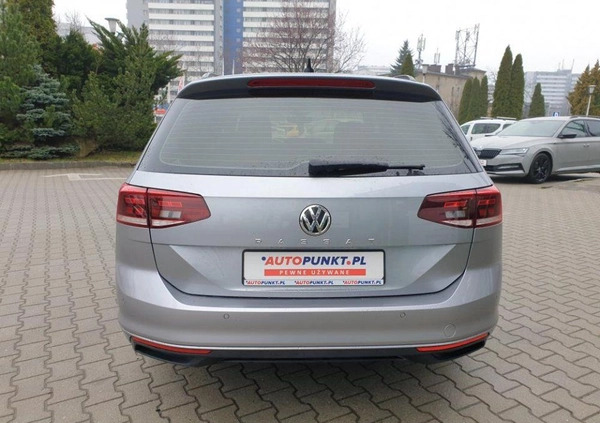 Volkswagen Passat cena 88900 przebieg: 127276, rok produkcji 2019 z Białystok małe 497